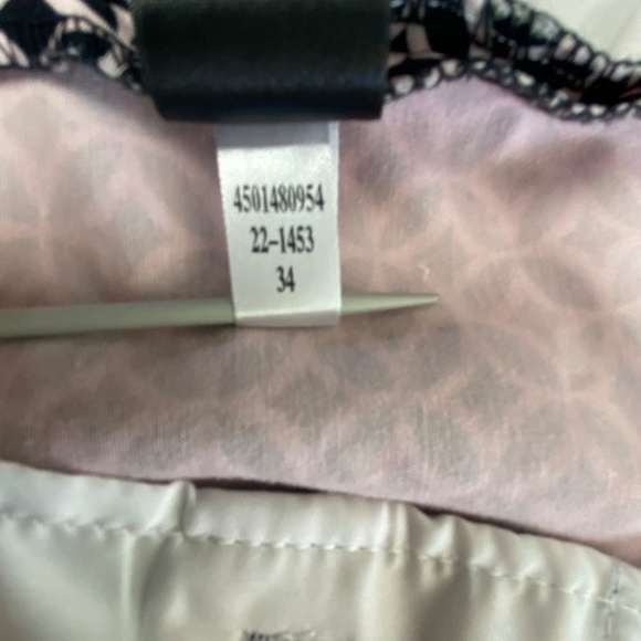 WHITE House | Black Market Bermuda shorts size 4 - Picture 7 of 11